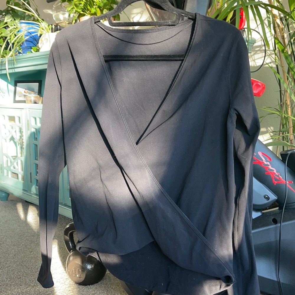 Lululemon crossover top